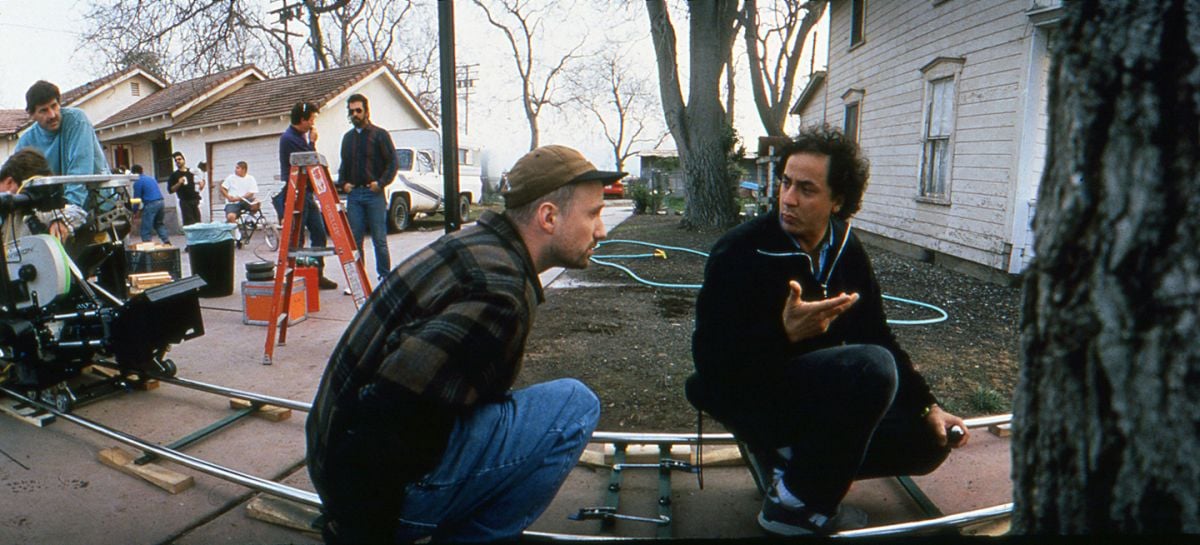Director David Fincher (left) and Darius Khondji, AFC plot a dolly shot during the production. This scene, a prologue sequence involving Somerset, was ultimately cut from the film.