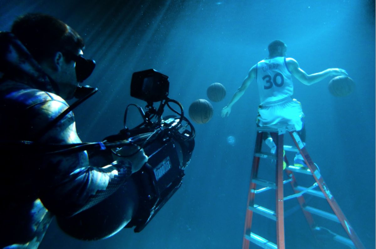 Takahashi gets an angle on Stephen Curry for Kaiser Permanente’s “Overcomes” commercial, again with an Alexa Mini housed in an RAC Mk5. The spot was the bronze winner at the 2017 Clio Awards.