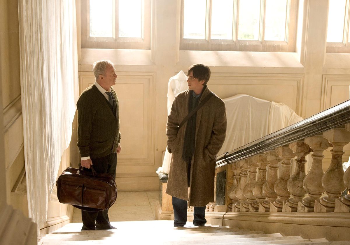 Wayne and his loyal butler, Alfred (Michael Caine), return to Wayne Manor, where they find the furniture and paintings shrouded in white, ghostlike sheets. To illuminate this scene, Pfister positioned a Lightning Strikes 100K SoftSun outside the window. “I first saw the SoftSun while visiting Rodrigo Prieto [ASC, AMC] on the set of Alexander, which was shooting [some scenes] at Shepperton Studios,” Pfister reveals. “I was impressed with the big, punchy source it created, and I made a note of it in my mind.”